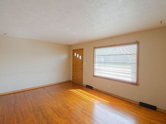 2nd image of 614-620 10th St SE #274DE2218