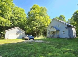 3878 Vista Valley Rd, Mesick, MI 49668