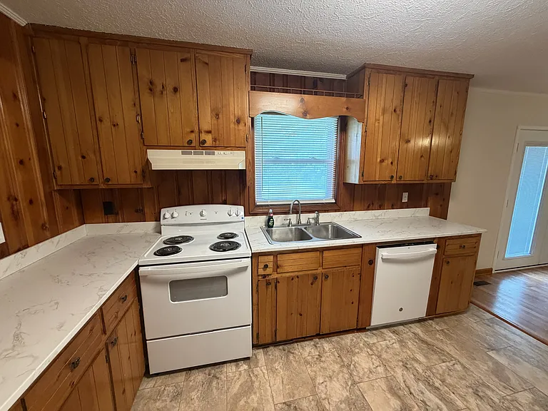 941 Harrington Dr — Photo 17