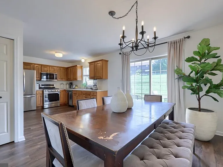 637 Royal View Dr — Photo 9