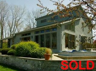 12197 N Chickasaw Dr, Syracuse, IN 46567