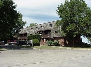 1046 Greenwood Ct APT 12, Oshkosh, WI 54901