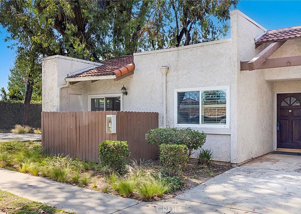 1st image of 17572 Vandenberg Ln APT 1