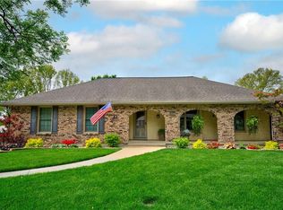 1014 SW Twilight Ln, Blue Springs, MO 64015