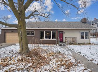 207 4th Ave, Grinnell, IA 50112