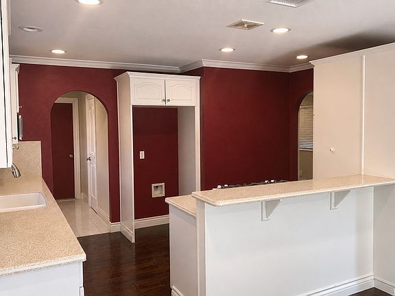 3rd image of 16068 Summershade Dr
