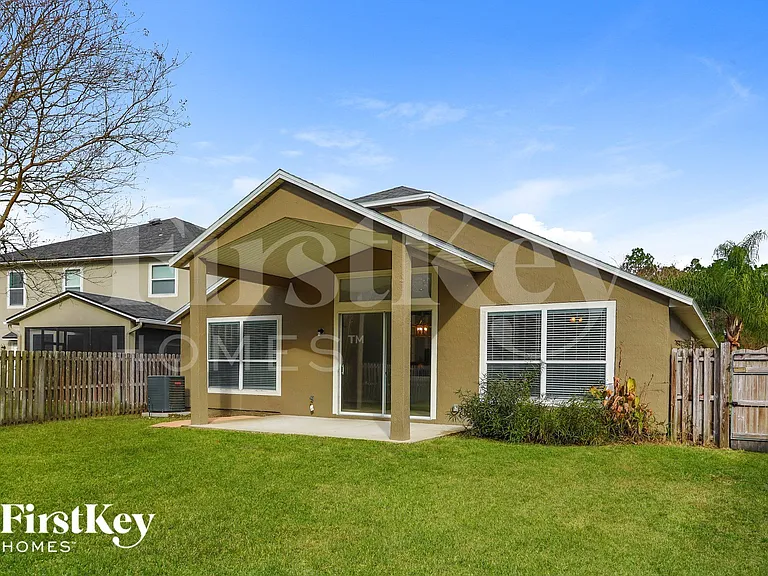 1689 Austin Ln — Photo 14