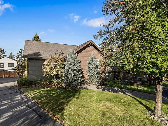 5th image of 19314 SW Laurelhurst Way