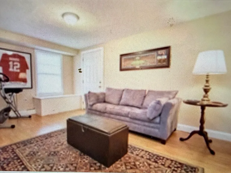2 Grandview Ave #2 — Photo 15