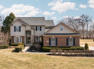 2792 Katie Ln, Milford, MI 48380