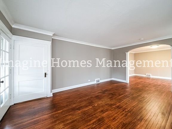 3rd image of 2178 Glenbury Ave