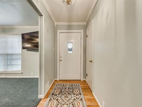 3rd image of 717 N Josephine St