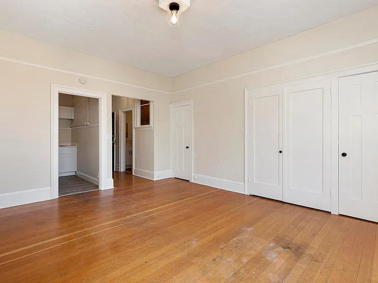 1633 Boylston Ave — Photo 6