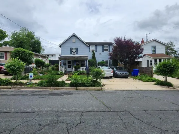 10703 Shaftsbury St, Kensington, MD 20895