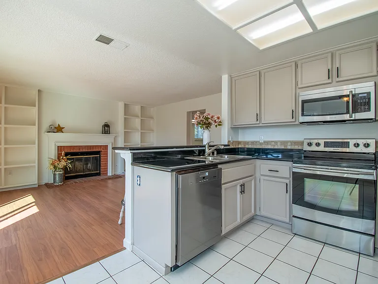 16 Brighton Dr — Photo 13