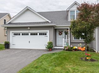19 Stratford Village Dr #19, Millbury, MA 01527
