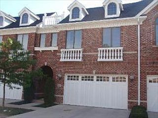 2nd image of 327 Arbor Glen Blvd