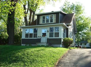 1715 Jackson St N, Maplewood, MN 55117