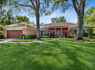 222 Summerfield Rd, Northbrook, IL 60062