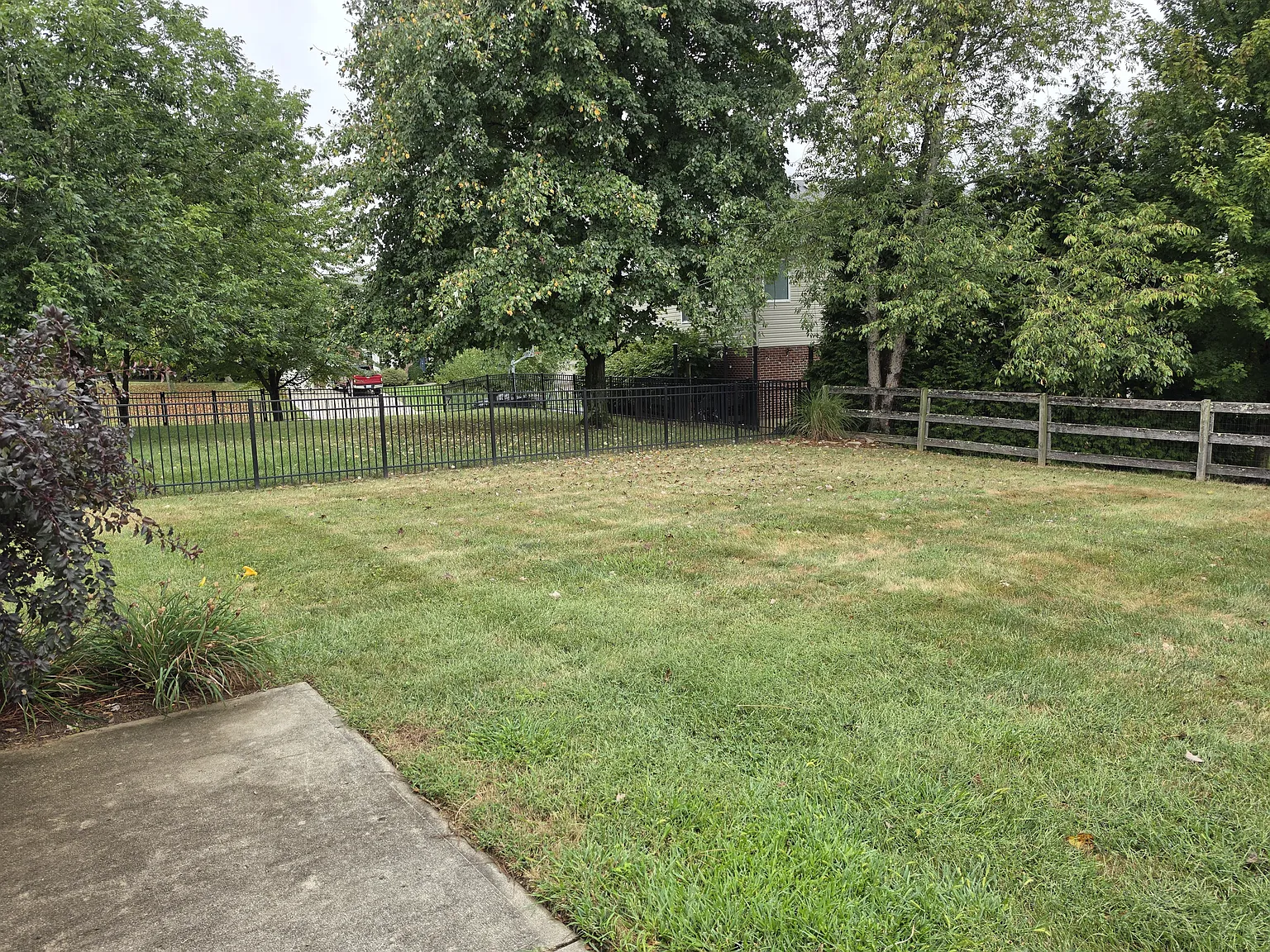 4 bed, 4400 sqft, $3,600 — Photo 3