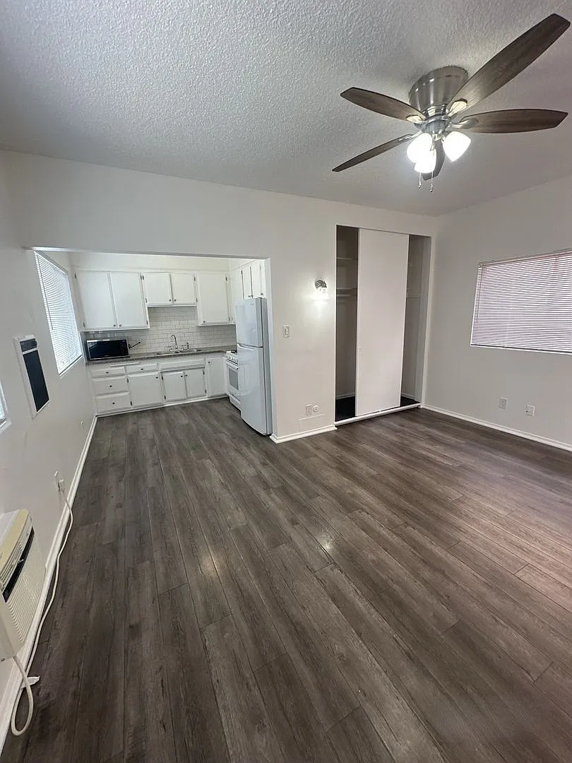 1 bed, 1.0 bath, $2,289 — Photo 1