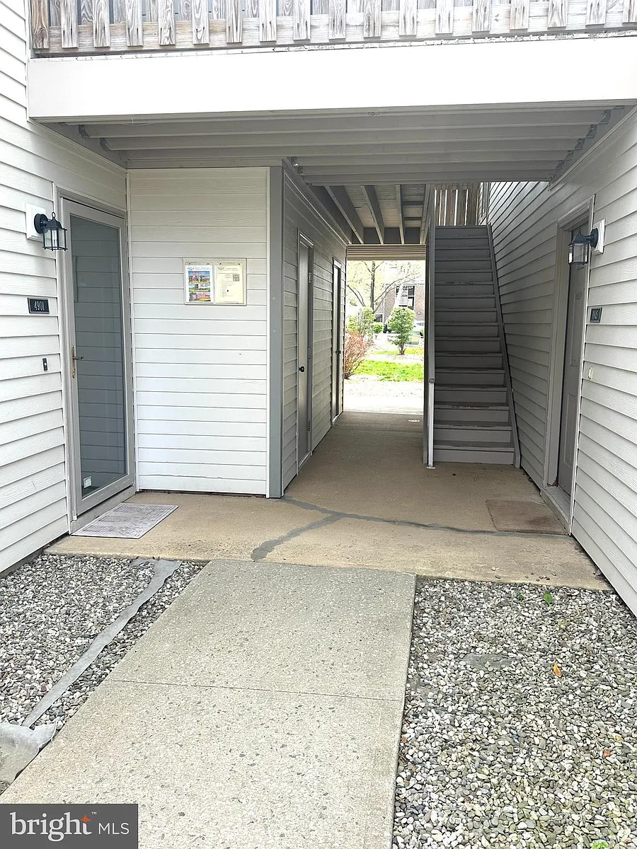 Building Photo - 4901 Ravens Crest Dr