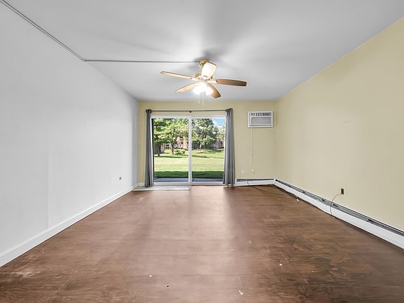 5th image of 710 Hill Dr APT 108