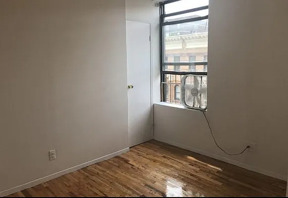 Rented by Royalty Living and Wave Real Estate LLC | media 17