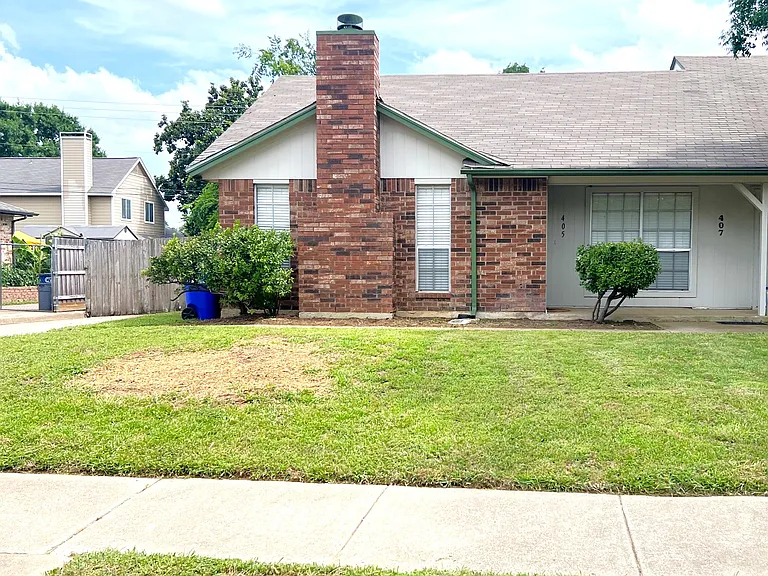 405 Augustine Dr — Photo 1