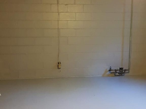 Basement area bonus room