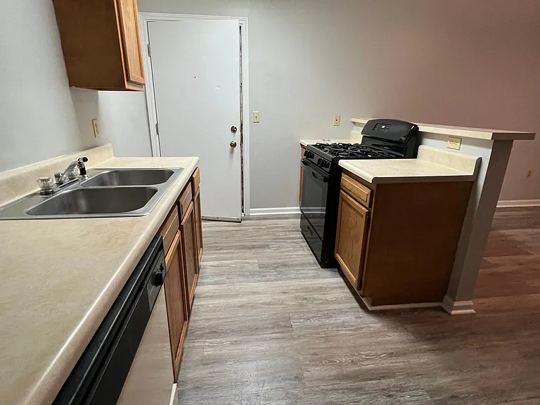 725 Chestnut St #2 — Photo 4