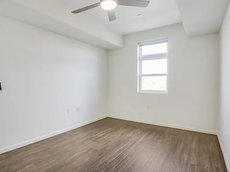 Unit 204 has exact layout as 206 "Rail Runner" (Called "Red River" in virtual tour)