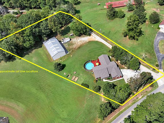 2nd image of 739 Rockford Creek Rd