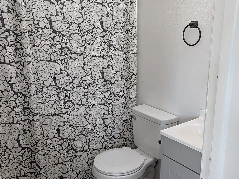 815 Crescent Dr #1 — Photo 5