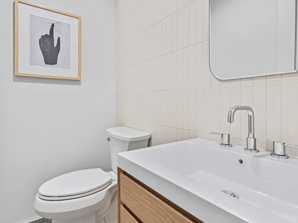 355 Monroe Street image 13 of 18