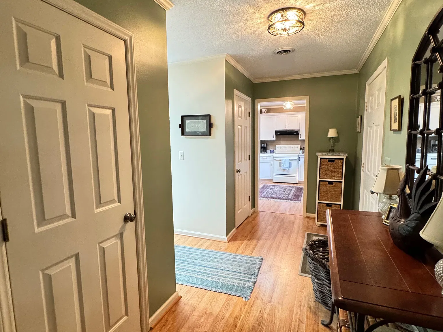 2 bed, 1600 sqft, $2,500 — Photo 3