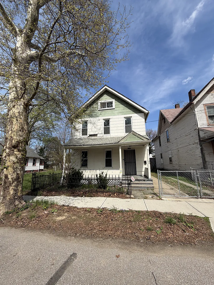 Building Photo - 1137 E 66th St #1