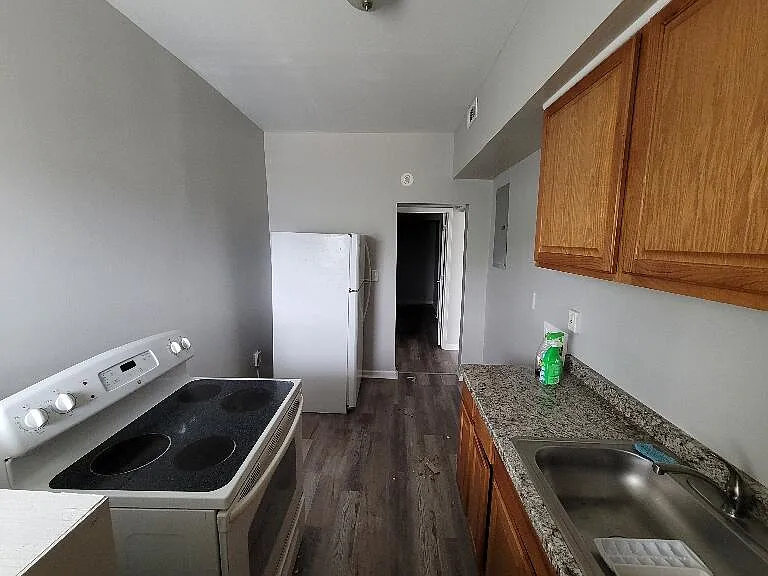 312 Perrin St — Photo 7