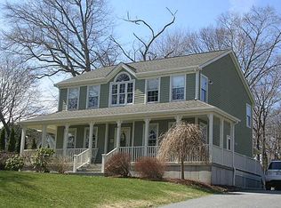 47 Viking Dr, Bristol, RI 02809