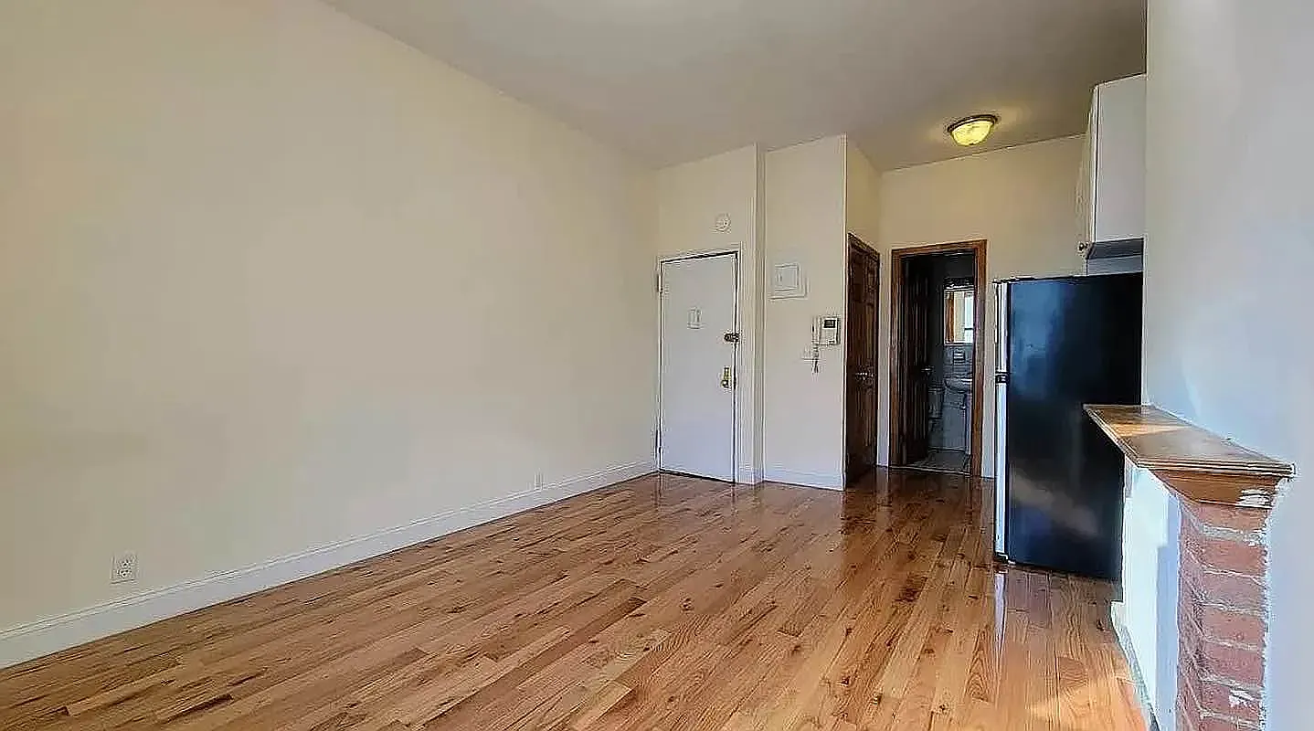 309 East 37th Street — Photo 3