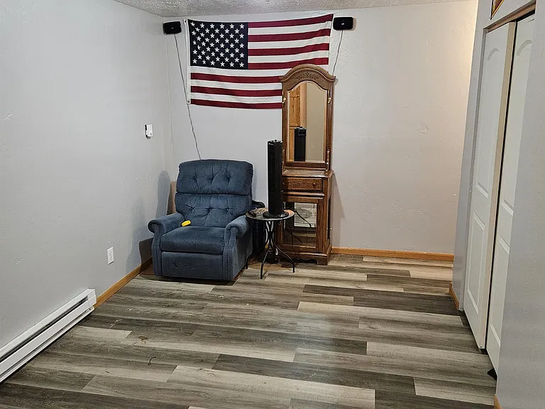 410 Smith Ave — Photo 5
