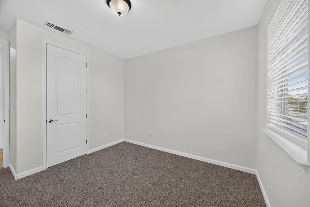 2 bed, 1038 sqft, $2,300 — Photo 4