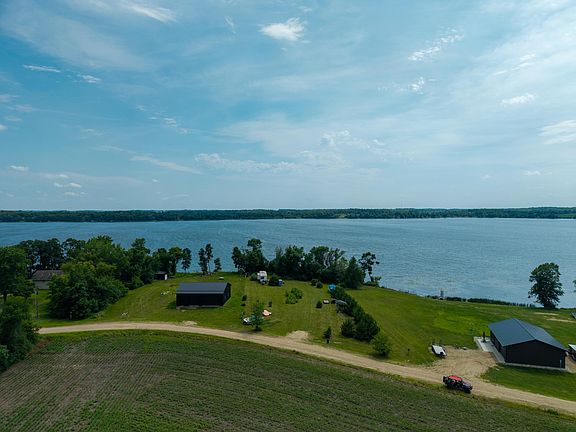 3rd image of 31972 Stalker View Ln