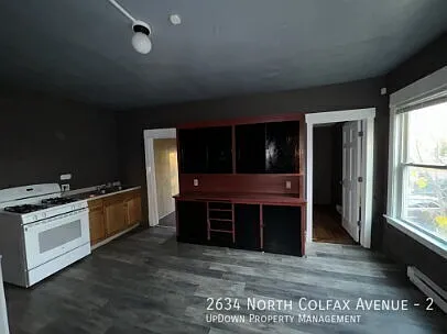 "Charming 3-Bedroom Gem located in the Hawthorne Neighborhood!" — Photo 2