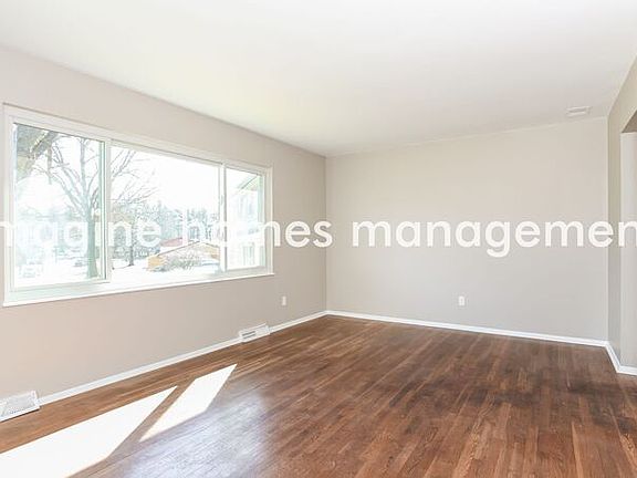 5th image of 10687 Turfwood Ct