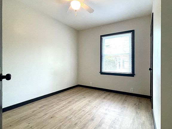 3rd image of 658 Argonne Dr