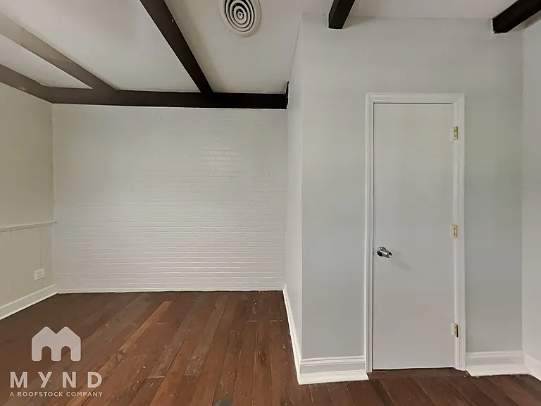 137 Roebuck Dr — Photo 15