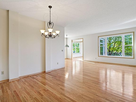 4th image of 982 Victoria Greens Blvd