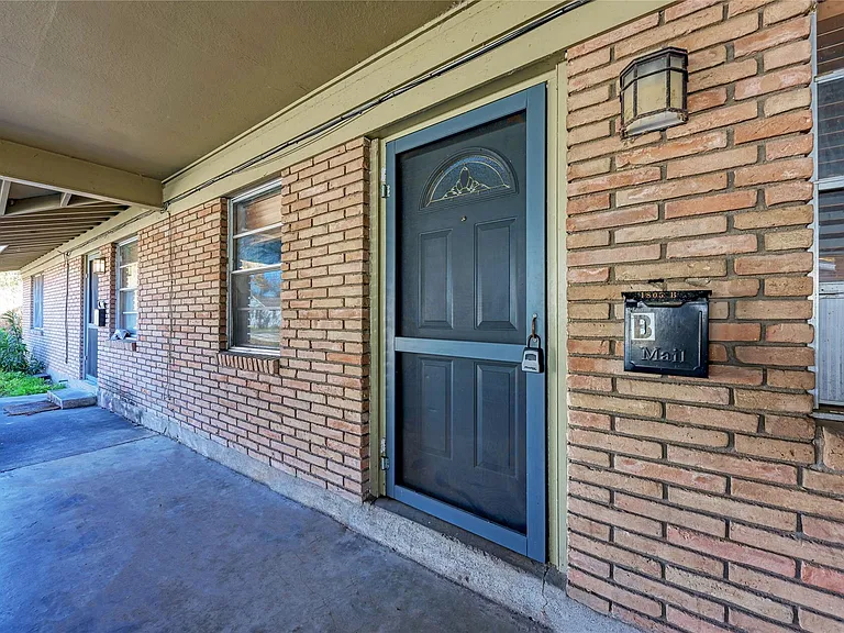1805 Mohle Dr #B — Photo 2