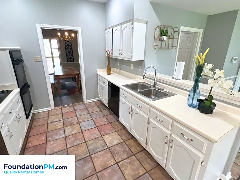 8215 Timber Creek Dr — Photo 5